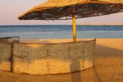 Sharm El Naga Liege und Schirm