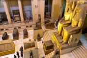 Statuen vn König Amenophis der dritte und seine Gemahin